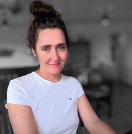 Headshot of Lori Esposito