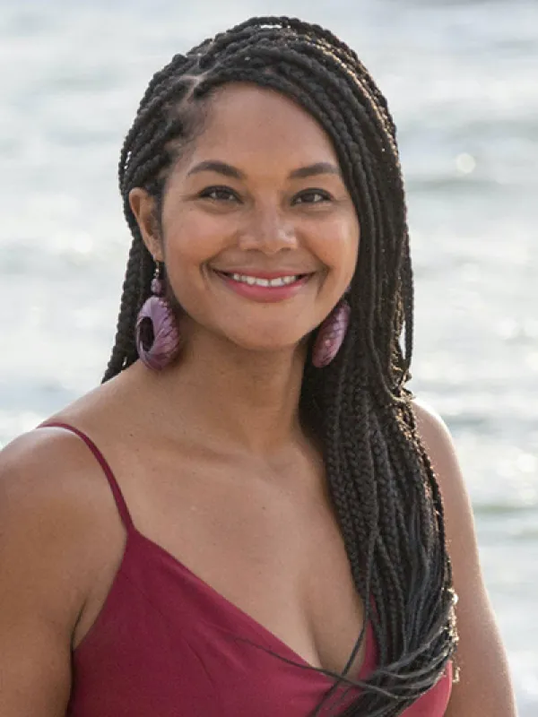 Headshot of Joni Acuff