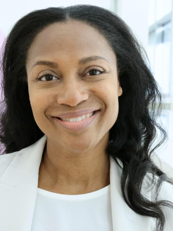 Headshot of Dionne Custer Edwards