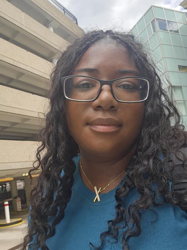 Headshot of Jasmine Floyd