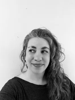 Headshot of Rachel Rowen